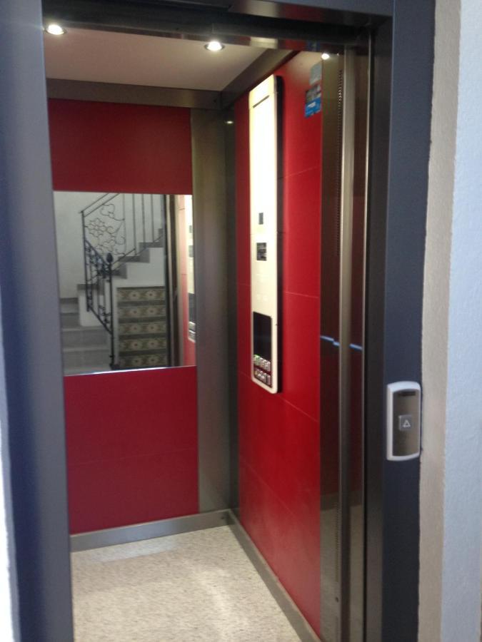 Fonda Comerç Estudio doble Torroella de Montgrí Exterior foto