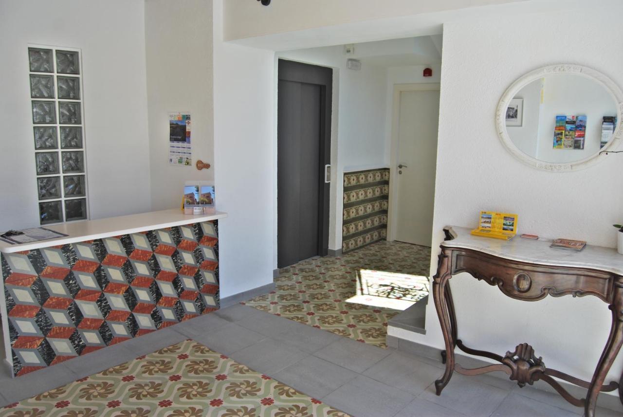 Fonda Comerç Estudio doble Torroella de Montgrí Exterior foto